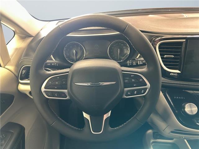 2024 Chrysler Pacifica Touring-L (Stk: 40501) in Lethbridge - Image 12 of 15