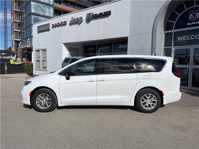 2026 Chrysler Pacifica Select (Stk: P22973) in Newmarket - Image 4 of 14