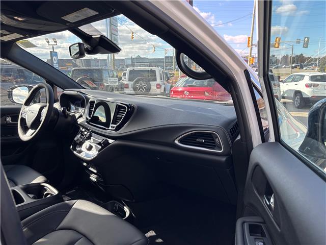 2026 Chrysler Pacifica Select (Stk: P22973) in Newmarket - Image 10 of 14