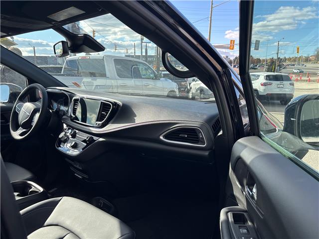 2026 Chrysler Pacifica Select (Stk: P22969) in Newmarket - Image 10 of 14
