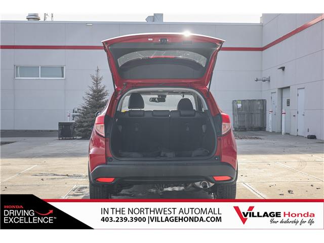 2017 Honda HR-V EX-L (Stk: B8974) in Calgary - Image 9 of 32