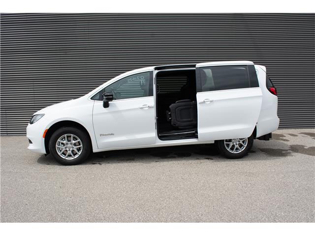 2025 Chrysler Grand Caravan SXT (Stk: MU2386) in London - Image 6 of 21