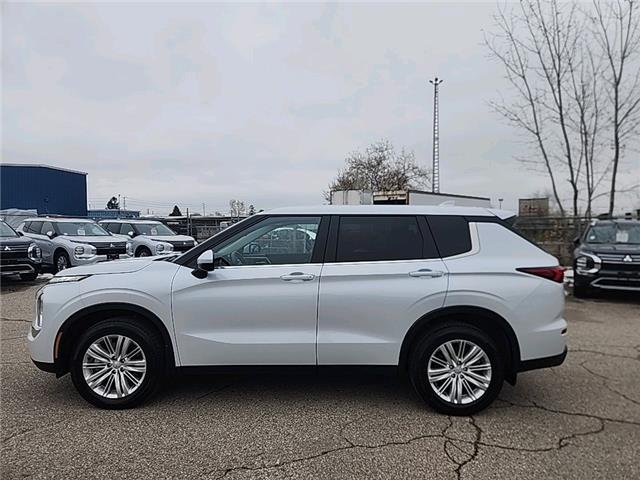 2024 Mitsubishi Outlander ES (Stk: U3320) in Cambridge - Image 2 of 32