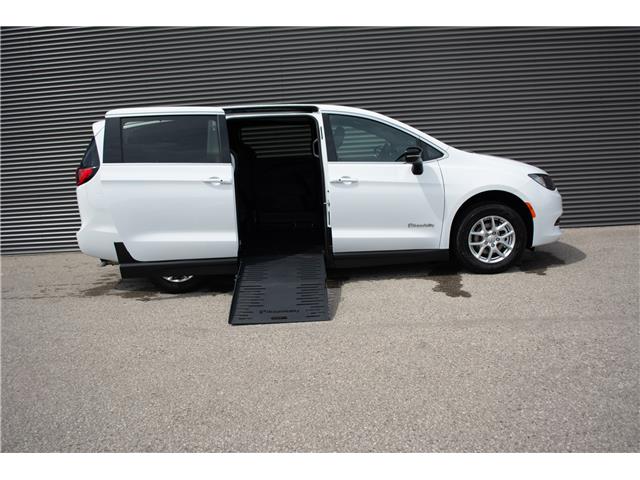 2025 Chrysler Grand Caravan SXT (Stk: MU2387) in London - Image 6 of 23