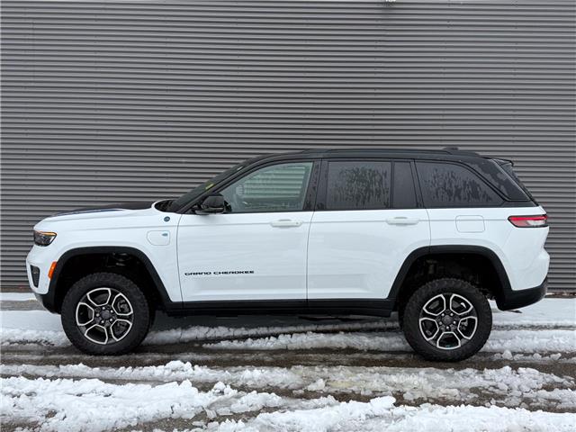 2023 Jeep Grand Cherokee 4xe Trailhawk (Stk: 25528A) in London - Image 3 of 28