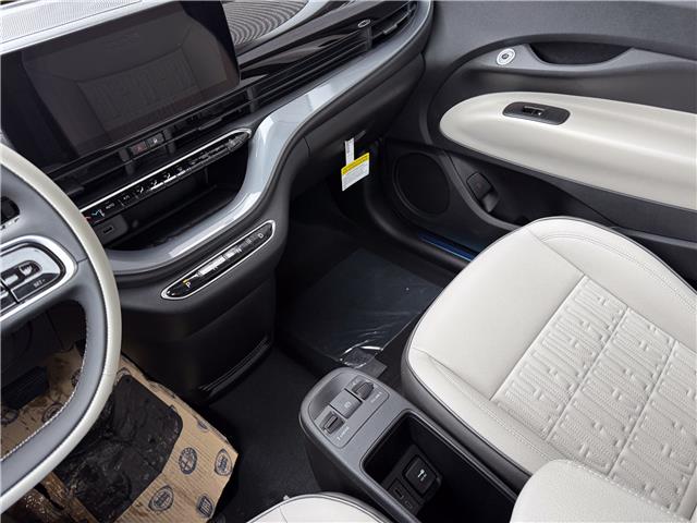 2025 Fiat 500e Base (Stk: F25010) in London - Image 16 of 21