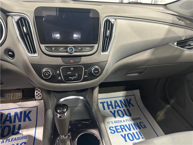 2016 Chevrolet Malibu 1LT (Stk: 11060) in Roblin - Image 7 of 9