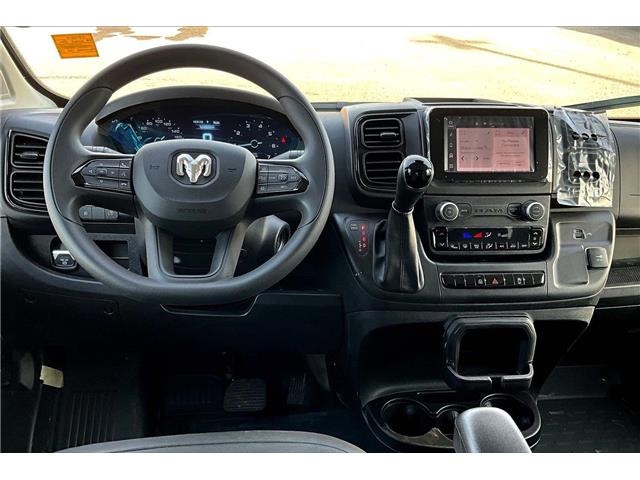 2025 RAM ProMaster 2500 High Roof (Stk: 58015U) in Calgary - Image 5 of 32