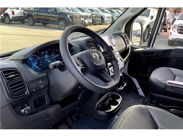 2025 RAM ProMaster 2500 High Roof (Stk: 58015U) in Calgary - Image 13 of 32