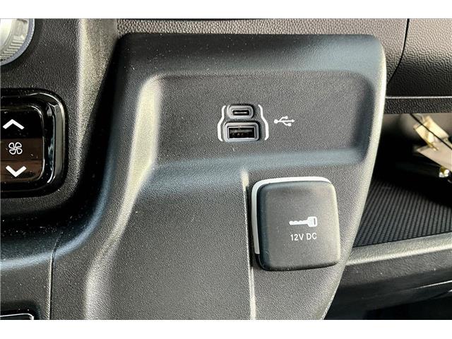 2025 RAM ProMaster 2500 High Roof (Stk: 58015U) in Calgary - Image 23 of 32