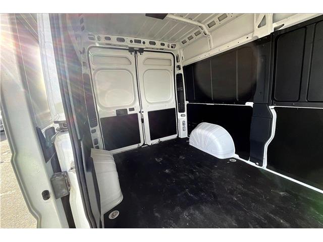 2025 RAM ProMaster 2500 High Roof (Stk: 58015U) in Calgary - Image 26 of 32