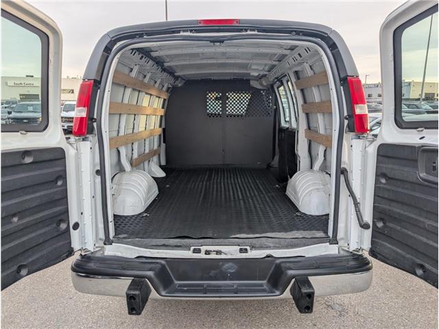 2023 GMC Savana 2500 Work Van (Stk: 19335) in Calgary - Image 5 of 20