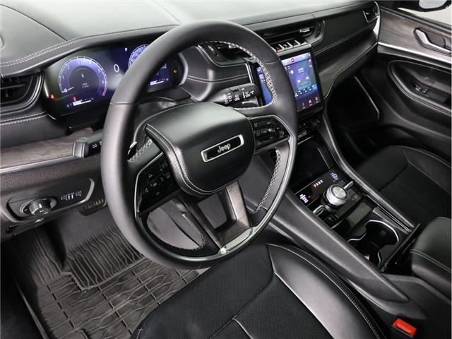 2024 Jeep Grand Cherokee Overland (Stk: B20358) in Calgary - Image 17 of 24