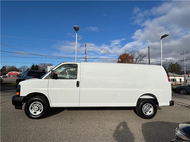 2025 Chevrolet Express 2500 Work Van (Stk: TS227009) in Caledonia - Image 2 of 34