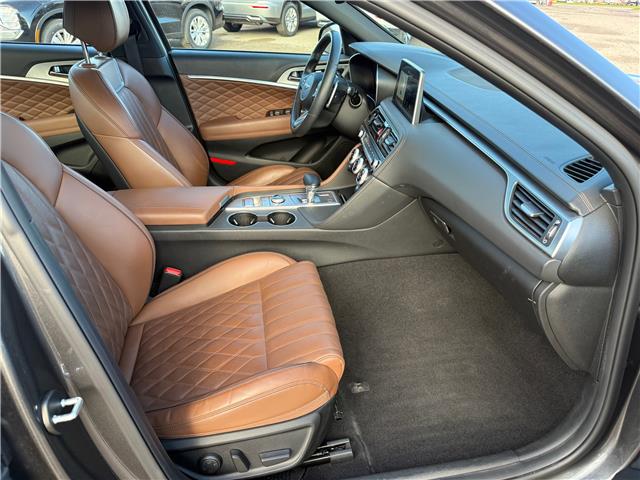 2021 Genesis G70 2.0T Prestige (Stk: U3319) in Cambridge - Image 11 of 33