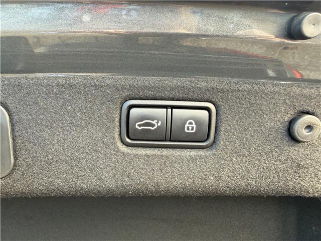 2021 Genesis G70 2.0T Prestige (Stk: U3319) in Cambridge - Image 15 of 33