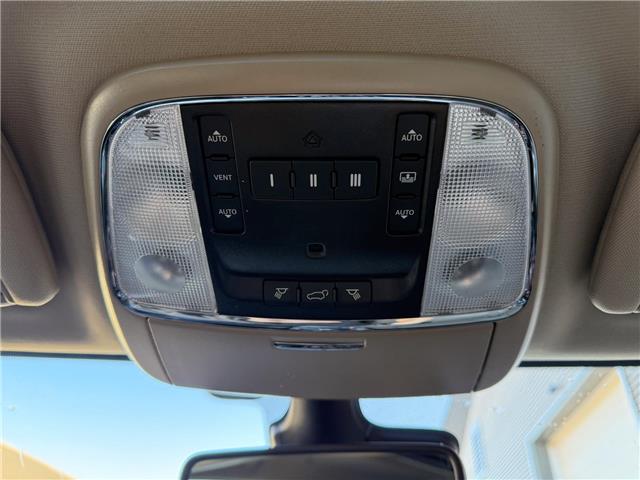 2021 Jeep Grand Cherokee Overland (Stk: 25523A) in London - Image 25 of 28