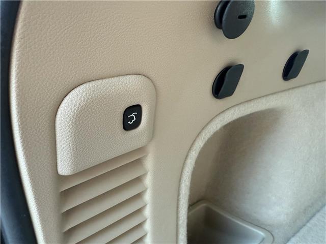 2021 Jeep Grand Cherokee Overland (Stk: 25523A) in London - Image 27 of 28