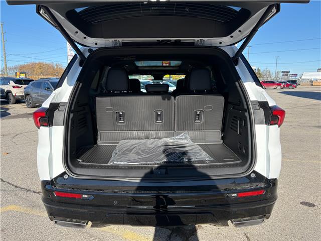 2026 Buick Enclave Sport Touring (Stk: 57045) in Strathroy - Image 3 of 11