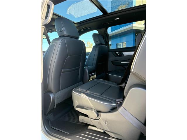 2026 Buick Enclave Sport Touring (Stk: 57045) in Strathroy - Image 5 of 11
