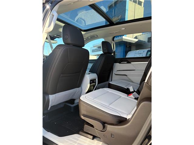2026 GMC Acadia Denali (Stk: 57235) in Strathroy - Image 4 of 10
