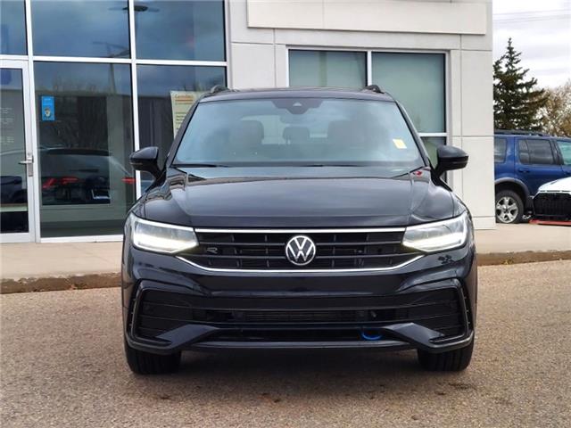2024 Volkswagen Tiguan Comfortline R-Line Black Edition (Stk: 2504981) in Regina - Image 2 of 48