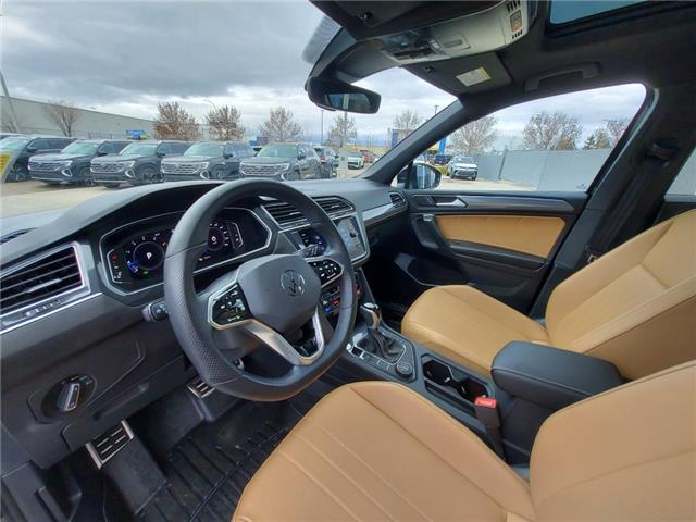 2024 Volkswagen Tiguan Comfortline R-Line Black Edition (Stk: 2504981) in Regina - Image 19 of 48