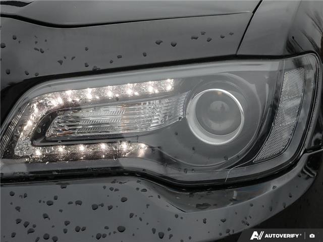 2022 Chrysler 300 Touring L (Stk: P4406) in Welland - Image 10 of 27