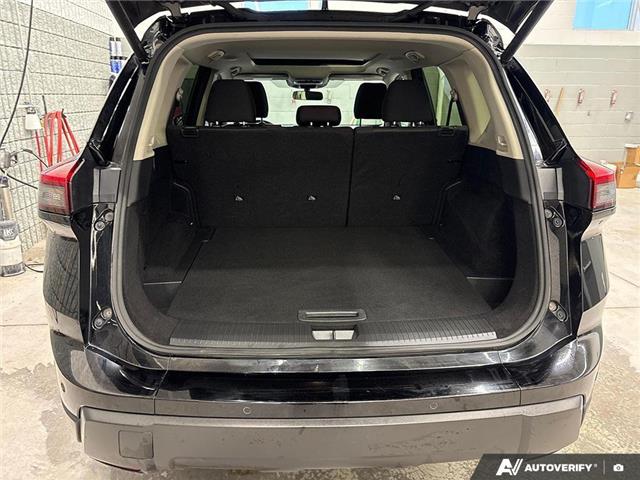 2025 Nissan Rogue SV Moonroof (Stk: 164231) in London - Image 13 of 26