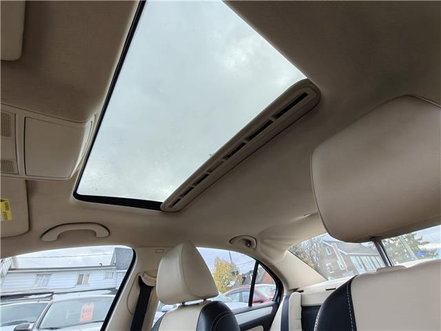 2013 Volkswagen Jetta 2.5L Sportline in Ottawa - Image 4 of 19