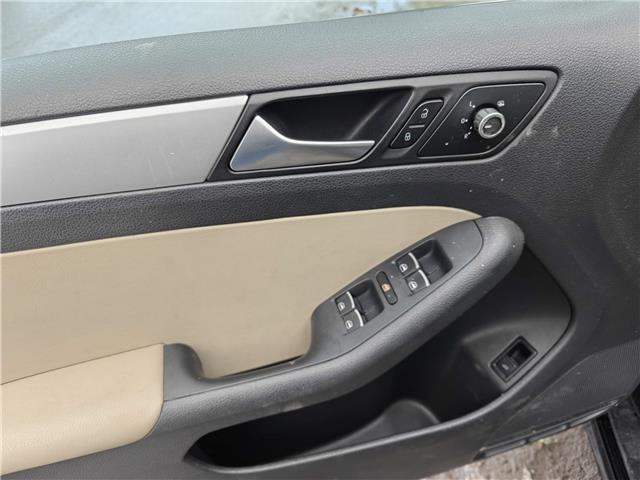 2013 Volkswagen Jetta 2.5L Sportline in Ottawa - Image 10 of 19
