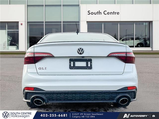 2024 Volkswagen Jetta GLI 40th Anniversary Edition (Stk: SU7678) in Calgary - Image 5 of 9