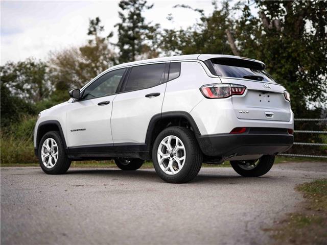 2026 Jeep Compass Sport (Stk: T155703) in Surrey - Image 4 of 23