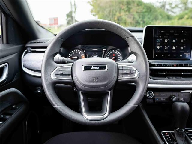 2026 Jeep Compass Sport (Stk: T155703) in Surrey - Image 10 of 23
