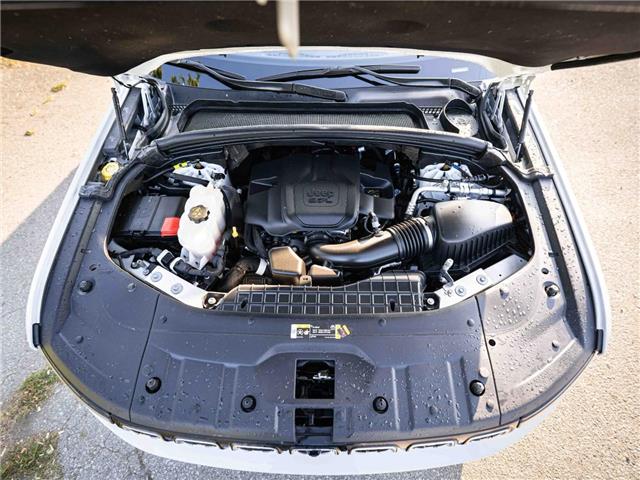 2023 Jeep Grand Cherokee L Summit (Stk: 30180) in Surrey - Image 7 of 25