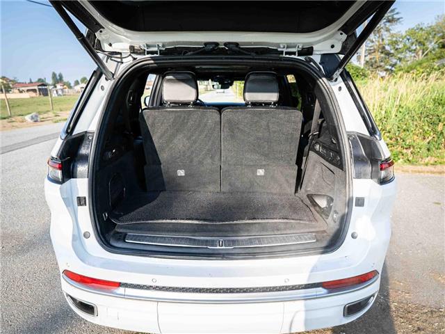 2023 Jeep Grand Cherokee L Summit (Stk: 30180) in Surrey - Image 24 of 25