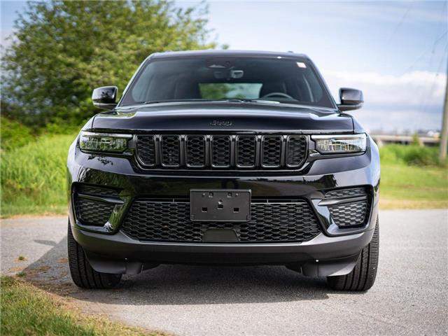 2025 Jeep Grand Cherokee Laredo (Stk: S321595) in Surrey - Image 2 of 20