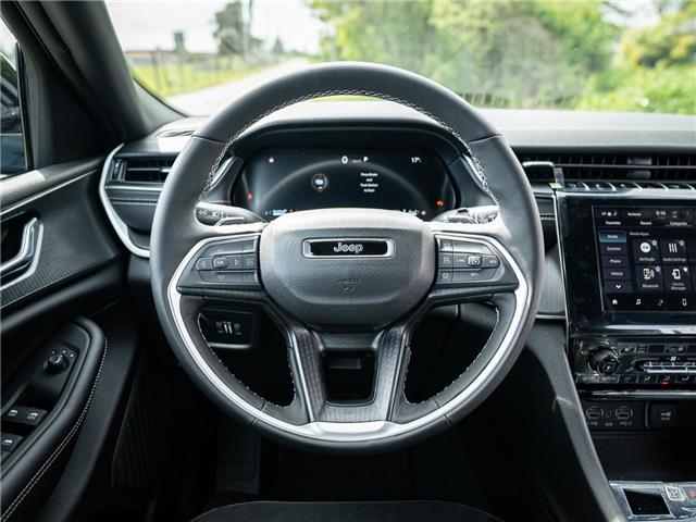 2025 Jeep Grand Cherokee Laredo (Stk: S321595) in Surrey - Image 11 of 20