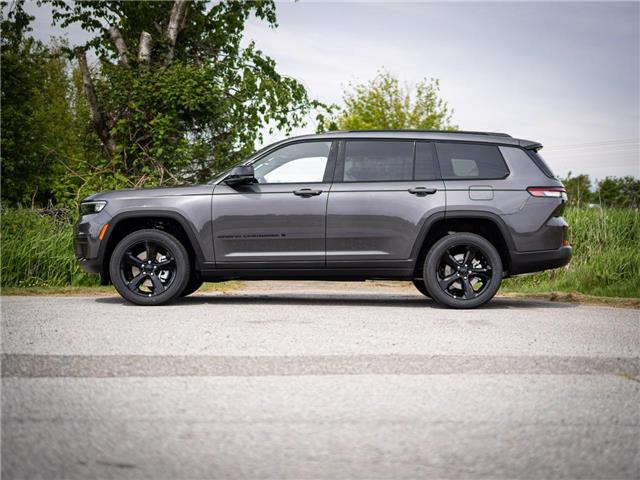 2025 Jeep Grand Cherokee L Laredo (Stk: S695941) in Surrey - Image 3 of 22