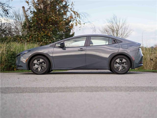 2025 Toyota Prius Plug-In Hybrid SE (Stk: 30450) in Surrey - Image 3 of 25