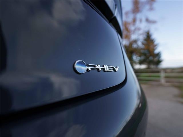 2025 Toyota Prius Plug-In Hybrid SE (Stk: 30450) in Surrey - Image 6 of 25