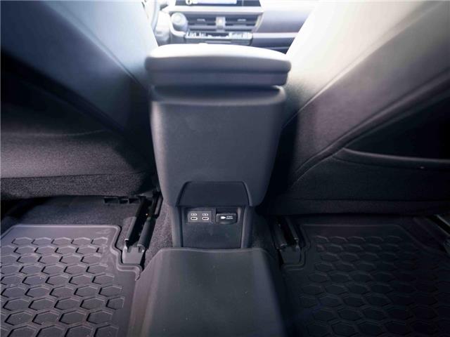 2025 Toyota Prius Plug-In Hybrid SE (Stk: 30450) in Surrey - Image 23 of 25