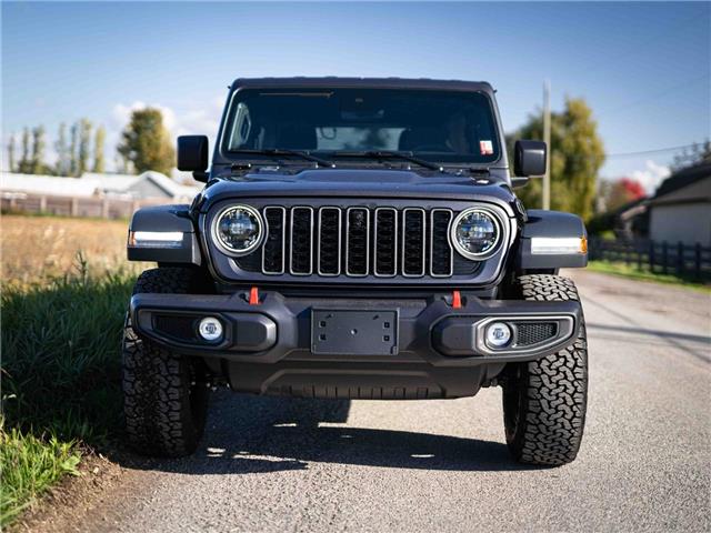 2025 Jeep Wrangler Rubicon (Stk: S653189) in Surrey - Image 2 of 25