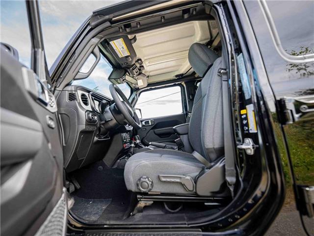 2025 Jeep Wrangler Sport (Stk: S611811) in Surrey - Image 9 of 22