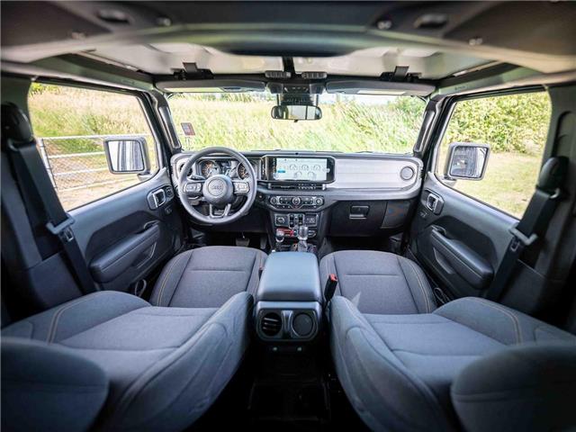 2025 Jeep Wrangler Sport (Stk: S611811) in Surrey - Image 10 of 22