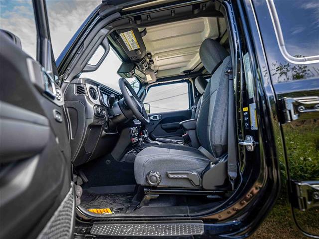 2025 Jeep Wrangler Sport (Stk: S611810) in Surrey - Image 10 of 27