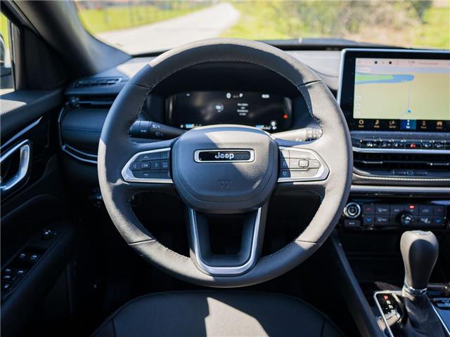 2025 Jeep Compass Altitude (Stk: S519338) in Surrey - Image 10 of 24