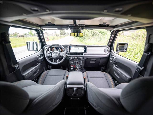 2025 Jeep Wrangler Sport (Stk: S605585) in Surrey - Image 11 of 25
