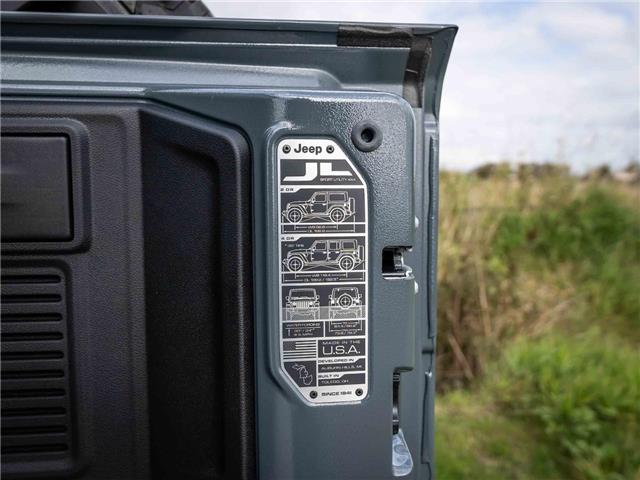 2025 Jeep Wrangler Rubicon (Stk: S658701) in Surrey - Image 27 of 47