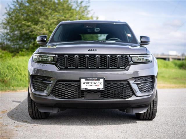 2025 Jeep Grand Cherokee Laredo (Stk: S323434) in Surrey - Image 2 of 21